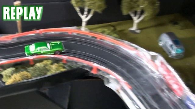 Ferrari 365GTB vs. Studebaker Avanti - Race 4 - Group 1 - 2019 Challenge Course Classic смотреть онлайн