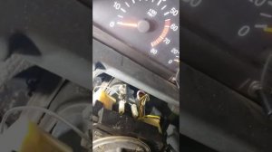 почему срабатывает сигнал  когда вытаскиваешь ключи зажигани ВАЗ 2110