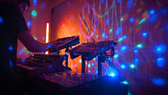 Drifting Spaces | Korg Minilogue XD and Electribe EMX-1 Jam смотреть онлайн