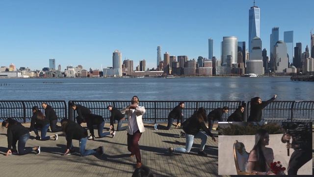 Flash Mob Proposal by groom and friends in New York смотреть онлайн