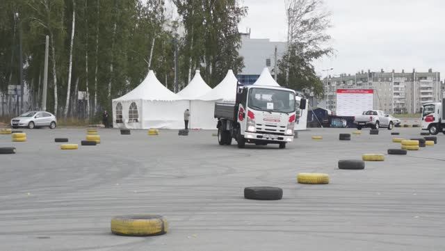 Как гоняют на ISUZU ELF во время тест-драйвов