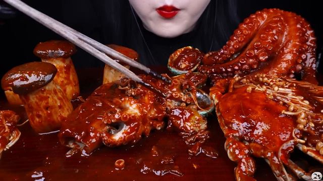 ASMR SPICY SEAFOOD, SPICY ENOKI MUSHROOM, OCTOPUS, SQUID, CHICKEN, CRAB, SHRIMP 해물찜 팽이버섯 먹방 MUKBAN смотреть онлайн