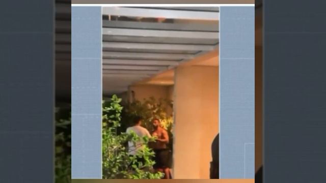 Fisiculturista expulsa namorada de casa e morre após ser imobilizado смотреть онлайн