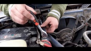 чери амулет бачек от  ваз 2110. На ЧЕРИ АМУЛЕТ расширительный бачек от ваз 2110 старого образца.