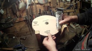 Самодельный шлифовальный диск из наждачки. Клеим и балансируем.