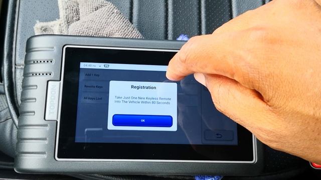 Program new Honda Smart Key! / How to Program a new Honda smart key with TOPDON ArtiDIag800BT смотреть онлайн