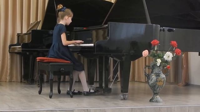 Фортепианная пьеса "Грустно" - красивая музыка Елены Гончарук (рояль - Абакуменко Лиза) (Live video смотреть онлайн