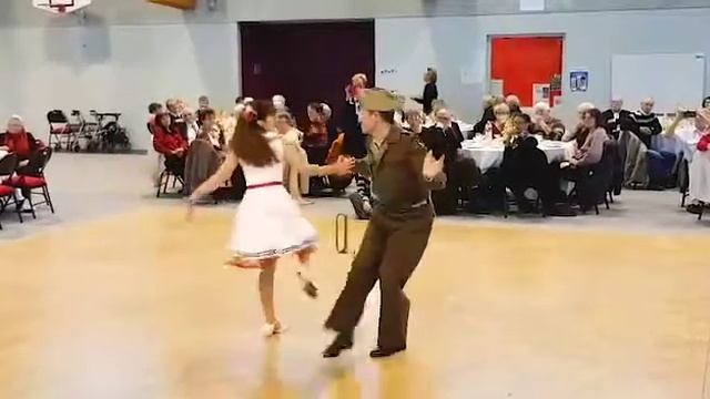 Démonstrations Rock / Swing / Tango argentin смотреть онлайн