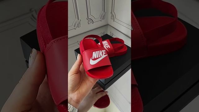 Детские красные шлепки Nike смотреть онлайн