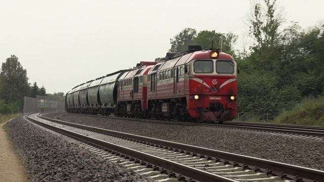 Тепловоз 2М62К-0488 на о.п. Гарлява / 2M62K-0488 at Garliava stop смотреть онлайн