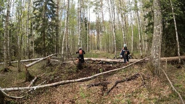 Эндуро заезд на открытие мотосезона 2023 Псков. Полный круг Suzuki TS200R смотреть онлайн