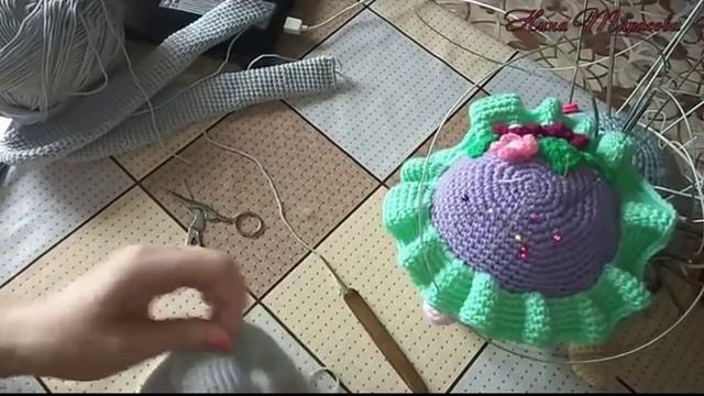 Как связать зайку. Зайка Зоя ч. 6 Оформление головы. смотреть онлайн