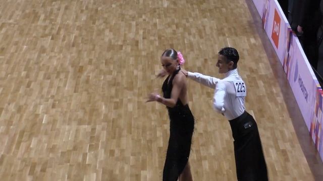 Ча-ча-ча! Руслан и Полина? #бальныетанцы #бальники #dance #dancer смотреть онлайн