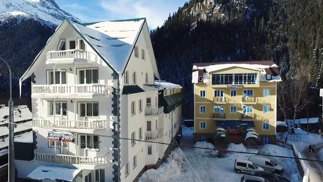 Гостиница "Снежная королева" в Домбае| Видео обзор, съемка с квадрокоптера | RTK Helper Travel. смотреть онлайн