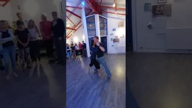 Studio T: Tango Improvisation walking in parallel/cross system #improvisation #tango смотреть онлайн