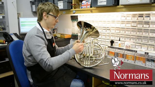 How To - Oil A French Horn Rotary Valve смотреть онлайн
