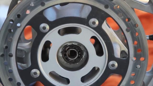 07+ Suzuki Burgman 400 - Front Wheel Bearing Removal / Installation | Mitch's Scooter Stuff смотреть онлайн