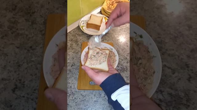 ТАКИЕ ВКУСНЫЕ БУТЕРБРОДЫ К ЧАЮ ХОТЬ НА ПРОДАЖУ ГОТОВЬ. КАК Я ГОТОВЛЮ БУТЕРБРОДЫ. смотреть онлайн