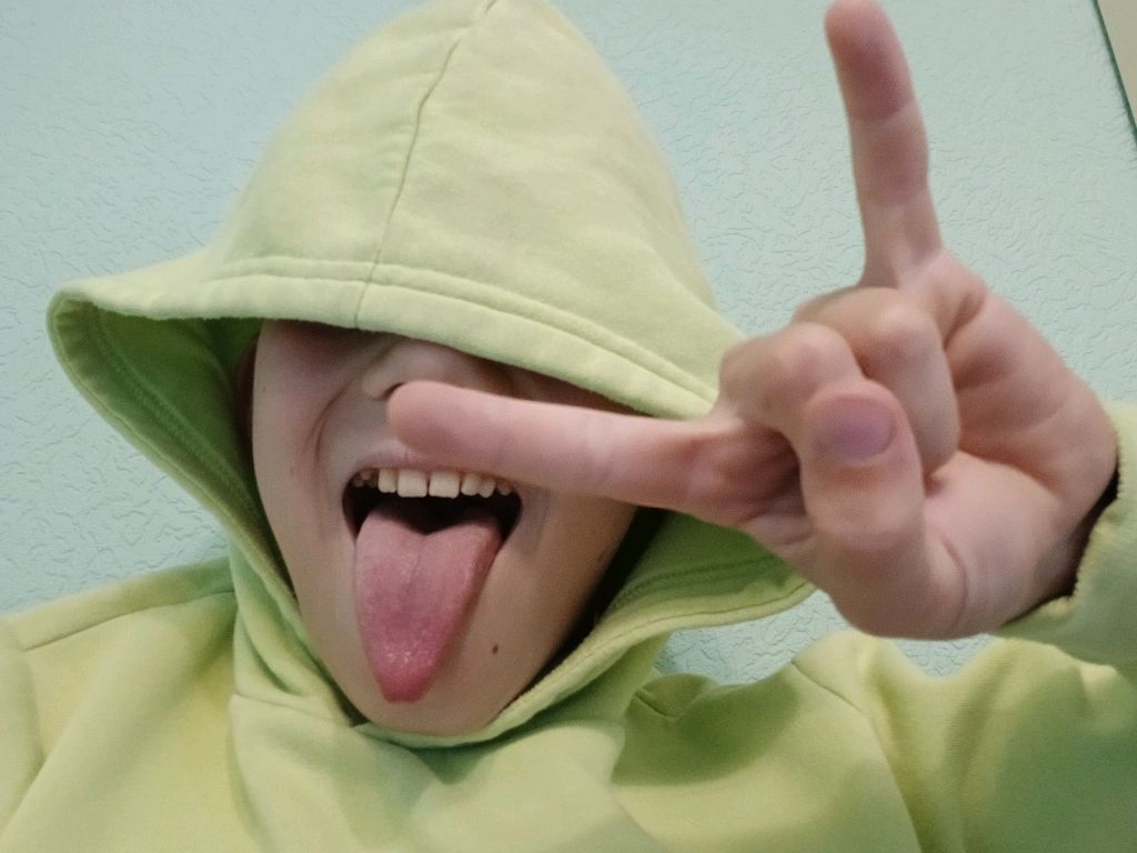 Я Денчик, творю фигню