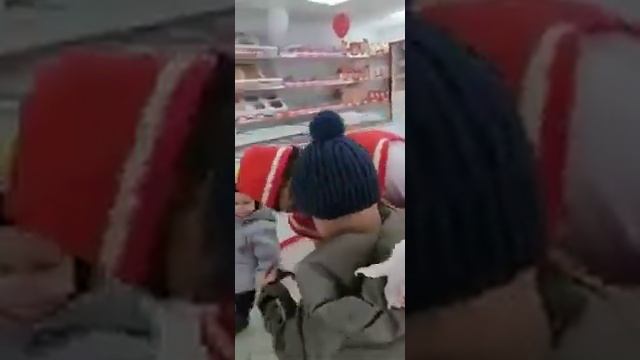 С днем рождения мама) шаурма в подарок на юбилей. Поздравили на любимой работе в Ермолино? смотреть онлайн