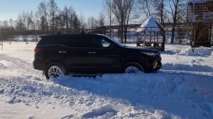 Тойота Прадо (Фортунер) разворот в снегу
