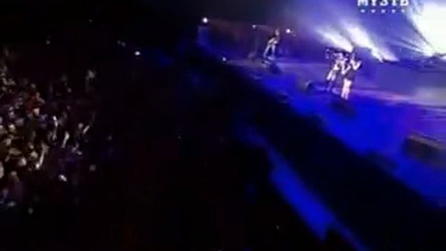 TATU - Nichya Live At St Petersburg смотреть онлайн