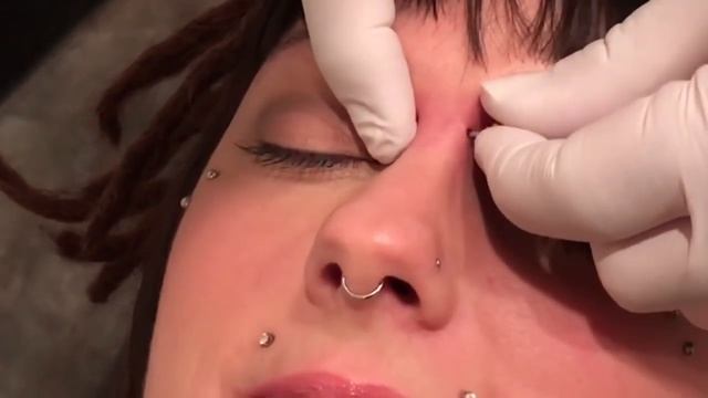 Freehand Bridge Piercing by Luis Garcia смотреть онлайн