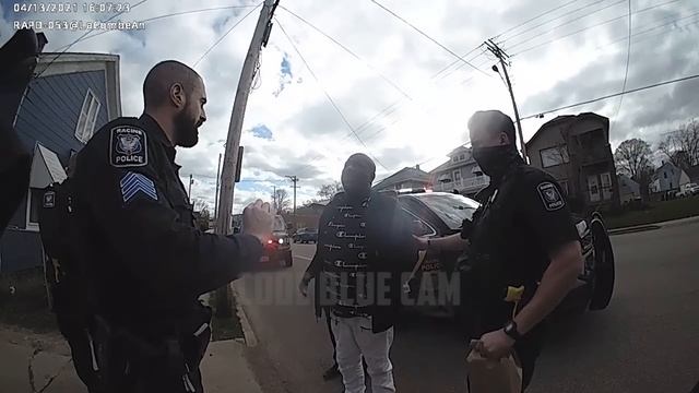 Woman Goes Nuts After Police Officer Arrests Her Boyfriend смотреть онлайн