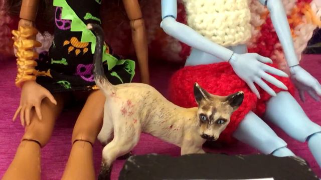 Монстр хай Моnster High Клодин и Эби " Чарли, Чарли" смотреть онлайн