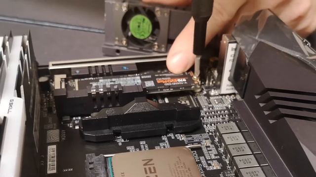 Fractal Design Era ITX - The Build
