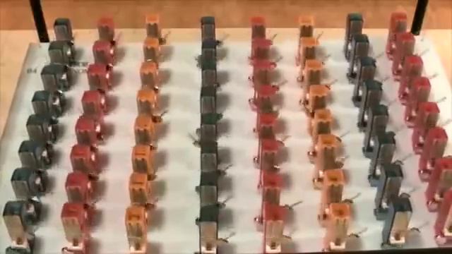Watch This Amazing Video: 64 Metronomes in Perfect Syncronisation смотреть онлайн