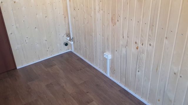 Домик 6х2,4м КРЫМТЕХКАРКАС с сан/узлом и полкой под бак смотреть онлайн