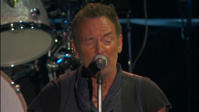  Bruce Springsteen & The E Street Band--Downbound Train смотреть онлайн