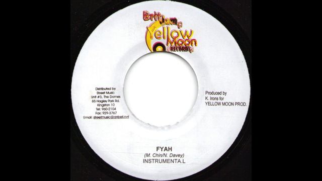 M. Chin, D.Davey - Fyah Version смотреть онлайн