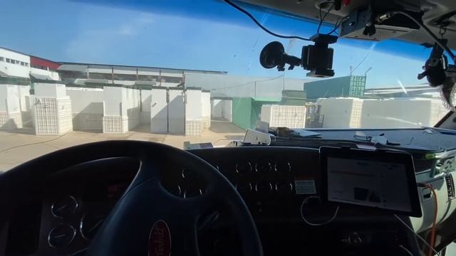 Peterbilt «Белый Клюв» и рутинная работа смотреть онлайн
