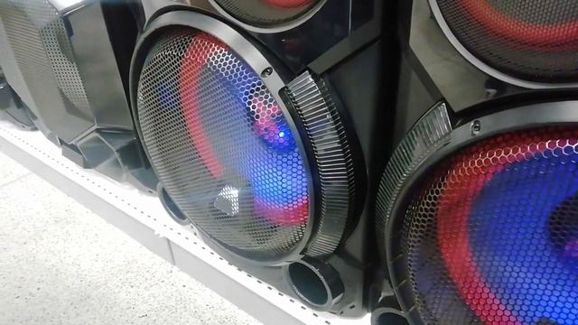 LG CK99 VS. CM 9960 VS. Sony Shake X30D смотреть онлайн