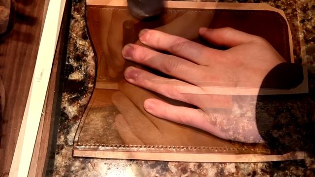 Making a Leather Case for an Apple iPad Mini смотреть онлайн