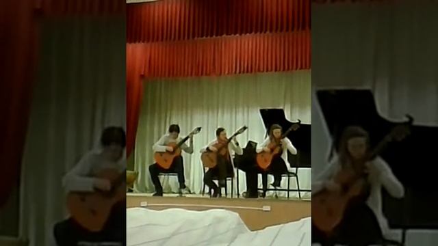 Гитарное трио - Вейс, Турина, Сик смотреть онлайн