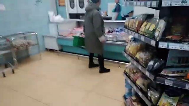 ДИКИЙ АЛЬБАТРОС!ПРОДАВЕЦ С ОХРАНОЙ НАПАЛИ НА БЛОГЕРА! 1 часть смотреть онлайн