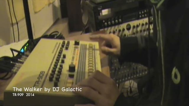 DJ Galactic - Roland TR-909 : The Walker смотреть онлайн
