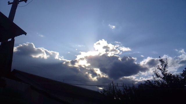 Пойманный момент - "Солнце скрывают облака"