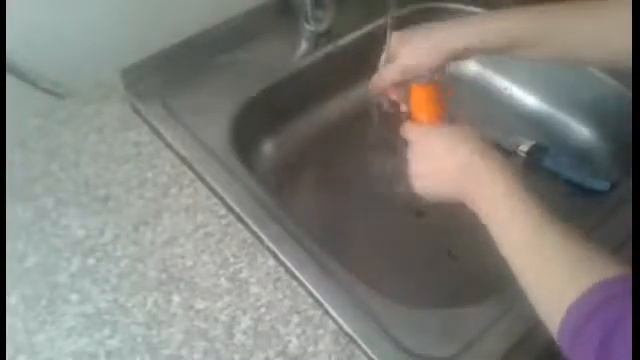 ?Очищаем морковь без отходов смотреть онлайн