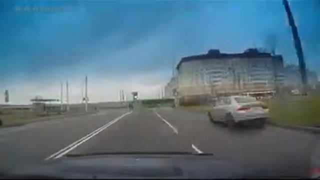 пешеход не смотрит смотреть онлайн