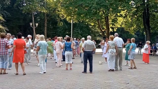танцы в парке 30.07.22 смотреть онлайн