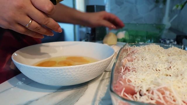 ЗАПЕКАНКА С КУРИНОЙ ГРУДКОЙ И БРОККОЛИ смотреть онлайн