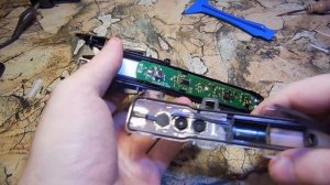 Как сделать РЕМОНТ МАШИНКИ ДЛЯ СТРИЖКИ PHILIPS QC ? Разборка и Замена аккумуляторов