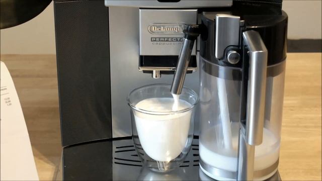 Delonghi ESAM 5500 T Perfecta Titanium смотреть онлайн
