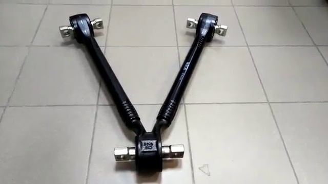 Тяга реактивная V образная Мерседес Актрос Аксор 622 мм.