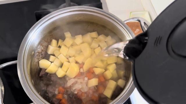 Суп Гуляш пошагово?️ Очень ВКУСНЫЙ и ПРОСТОЙ рецепт?? goulash soup смотреть онлайн