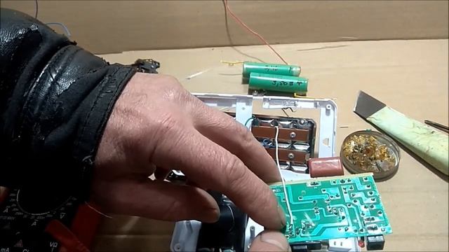 Замена свинцового аккумулятора на Li Ion 18650 в фонаре своими руками